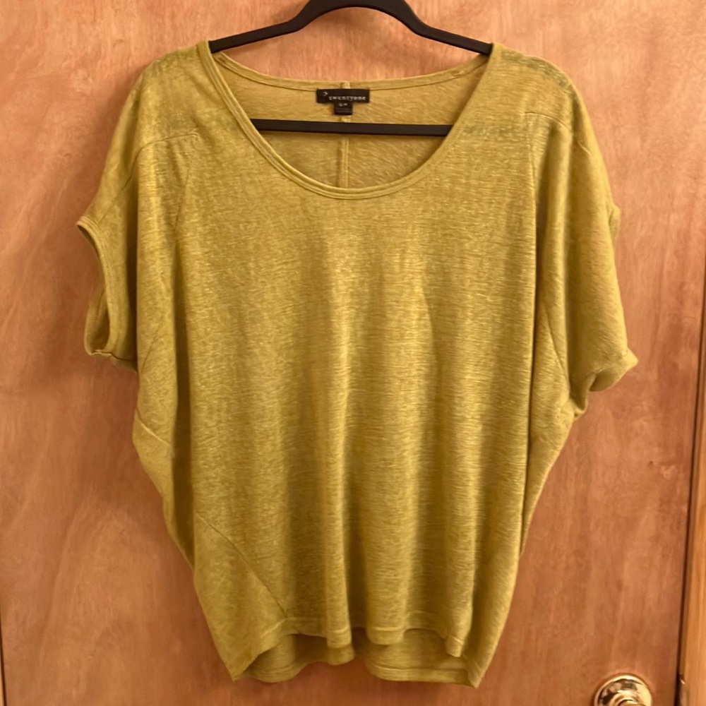 Green short sleeve loose fit top